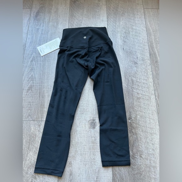 Lululemon Align Crop in Black Size 4 - Picture 6 of 8
